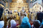 Святейший Патриарх Кирилл освятил храм Воскресения Христова на Семеновском кладбище г. Москвы