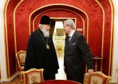 Святейший Патриарх Кирилл посетил Малый театр в Москве