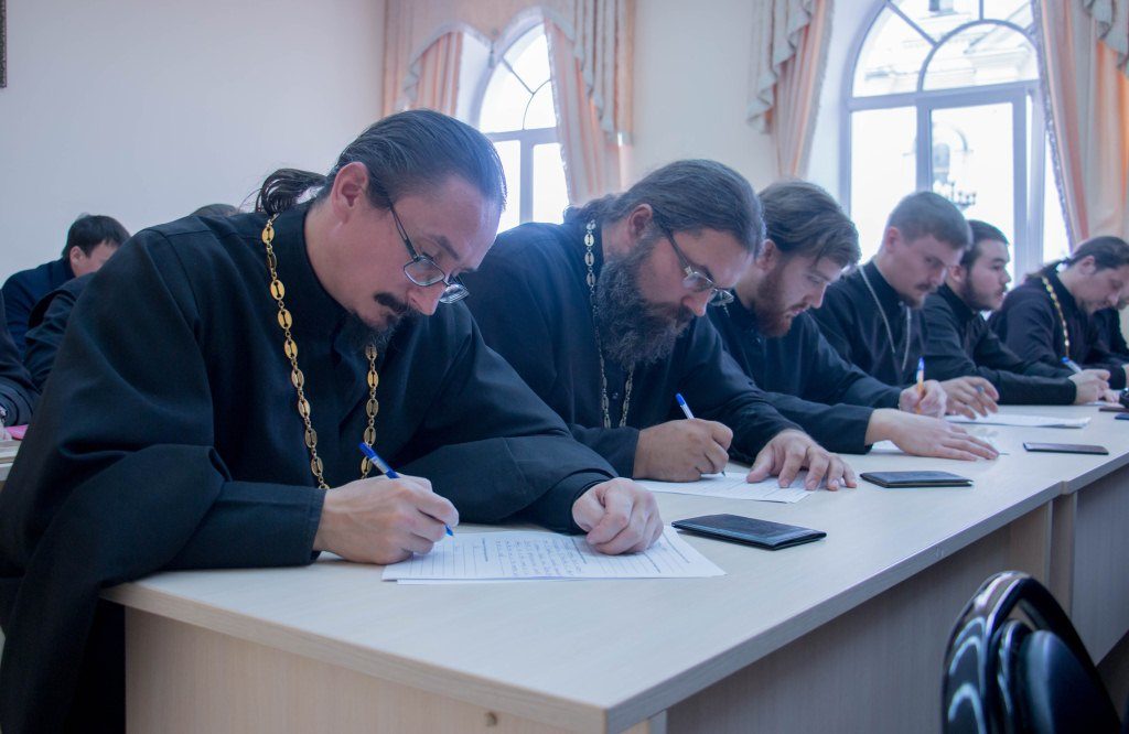 Приморские священнослужители поступили в Духовную семинарию Хабаровска