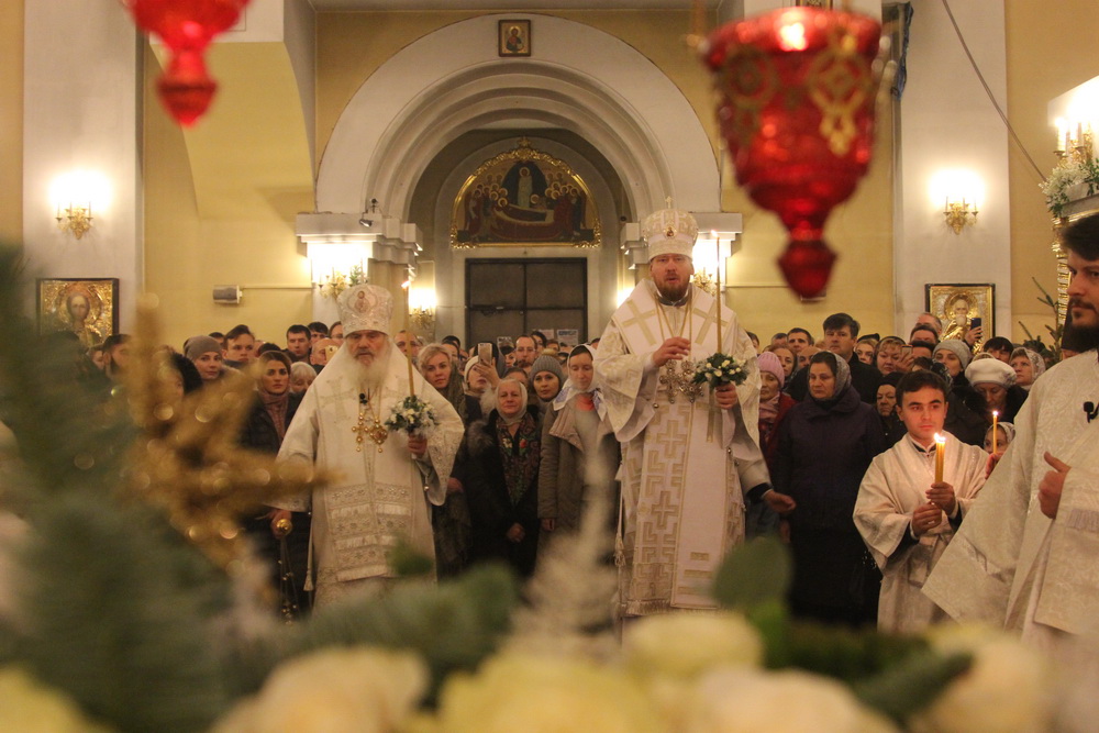 Митрополиты Владимир и Вениамин совершили вместе литургию на Рождество