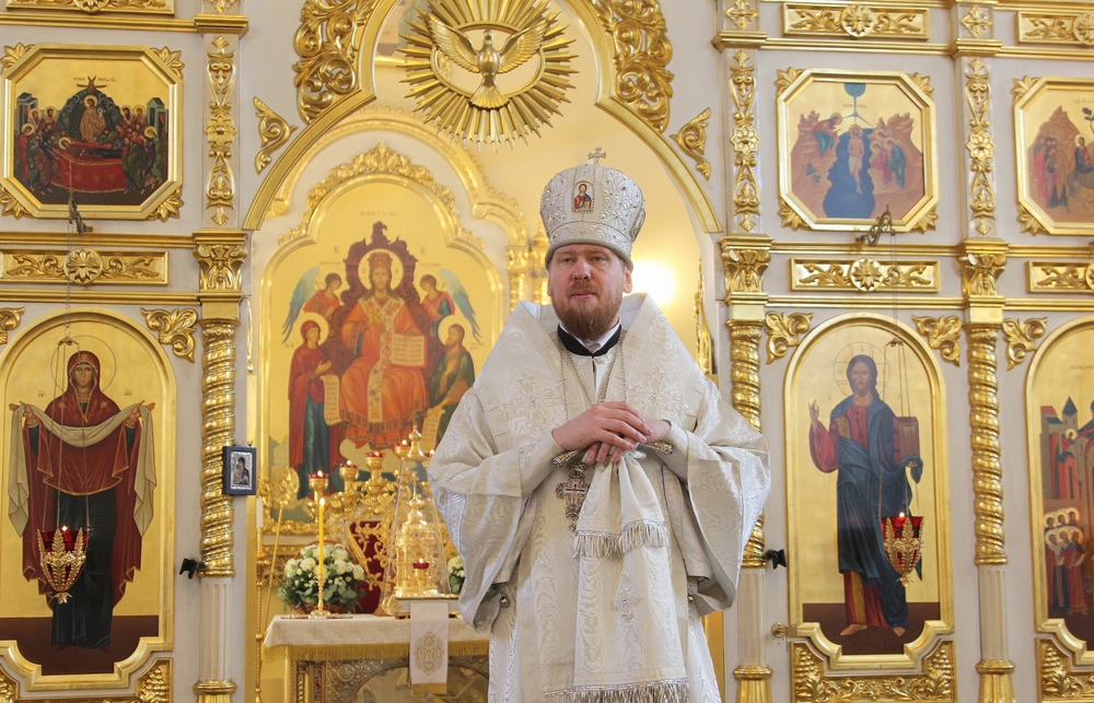 В навечерие Богоявления митрополит Владимир совершил Литургию и великое освящение воды