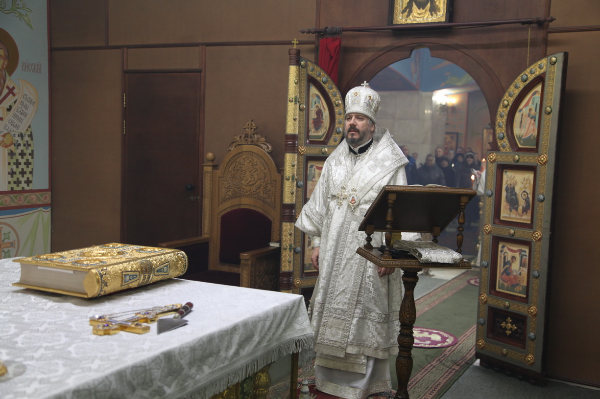 Божественная литургия в Казанском кафедральном соборе Находки