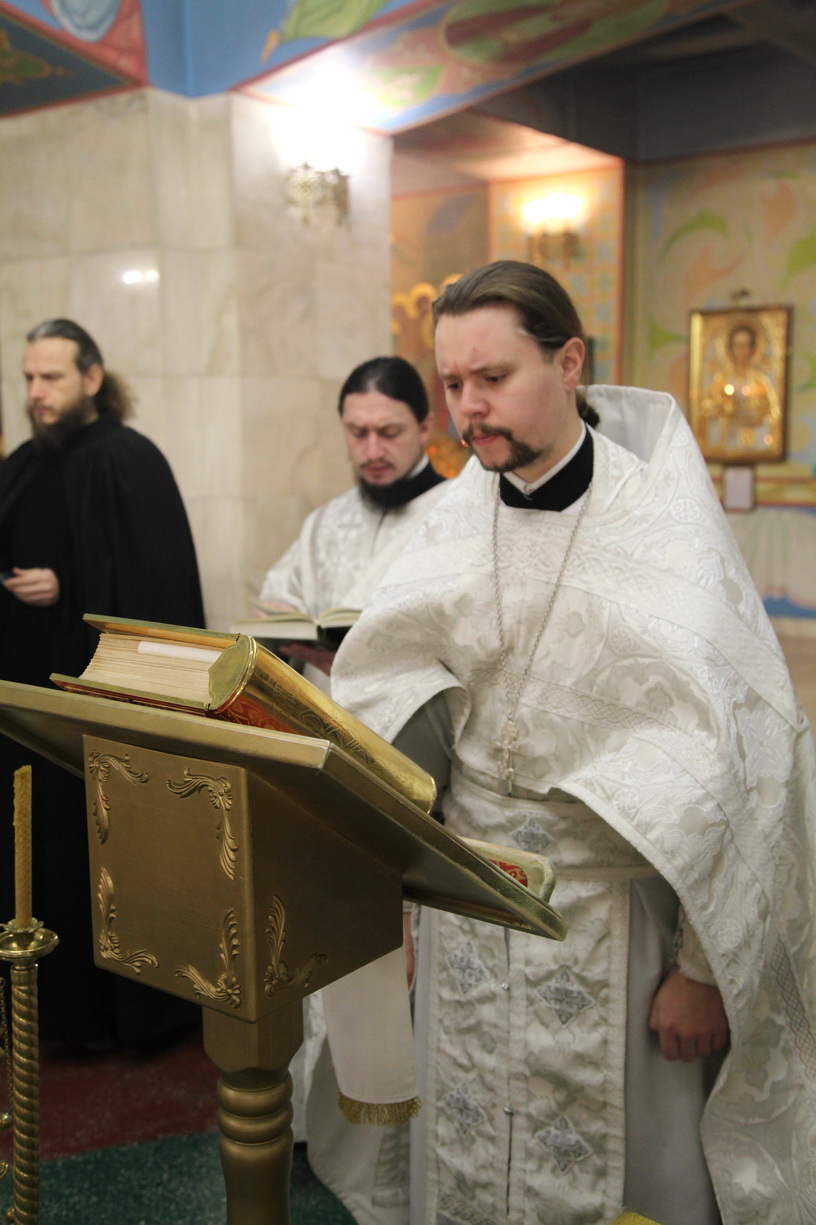 В навечерие Крещения Господня епископ Находкинский и Преображенский Николай совершил праздничные богослужения