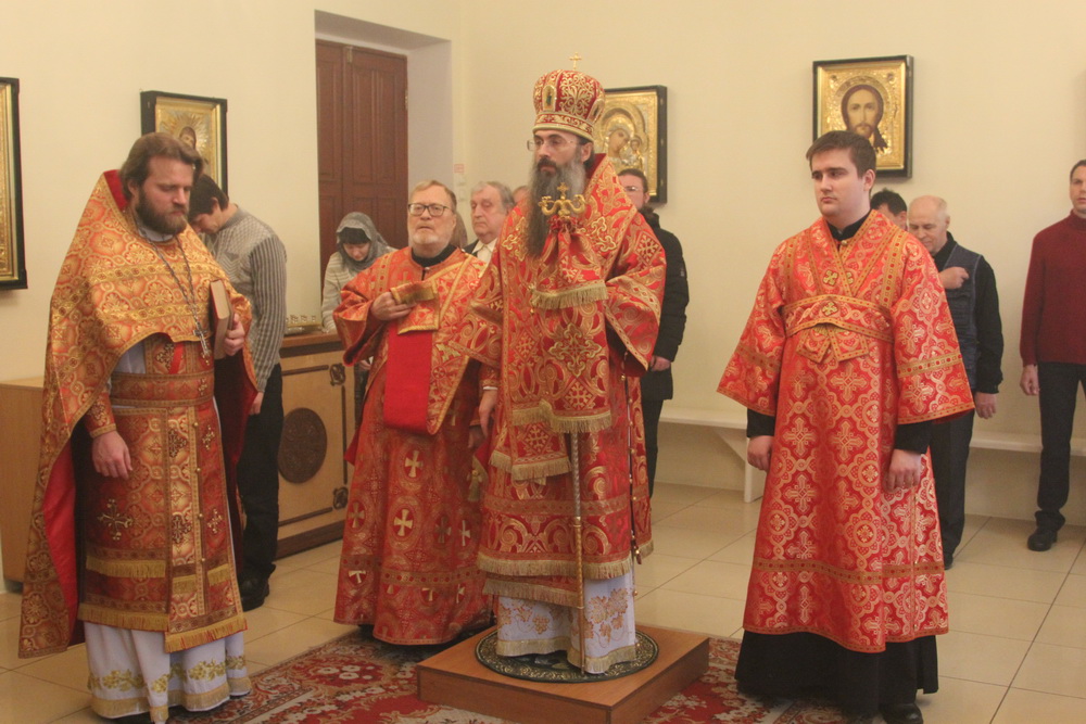 Епископ Иннокентий в день святой Татианы совершил литургию в храме Духовного центра