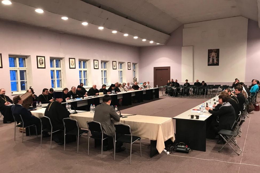 Протоиерей Ростислав Мороз посетил совещание в Учебном комитете