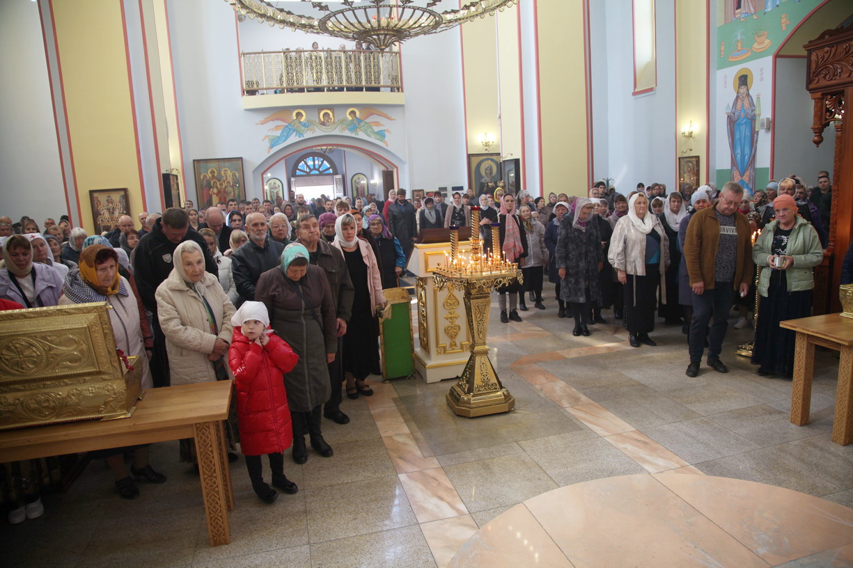 В неделю 18-ю по Пятидесятнице епископ Находкинский и Преображенский Николай совершил Божественную литургию в Казанском Кафедральном соборе г. Находки.