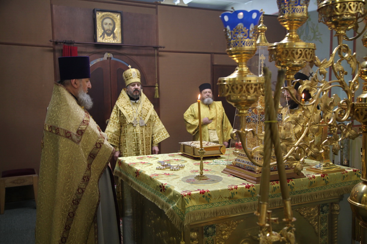 В неделю 23-ю по Пятидесятнице епископ Находкинский и Преображенский Николай совершил Божественную литургию в Казанском Кафедральном соборе г. Находки.