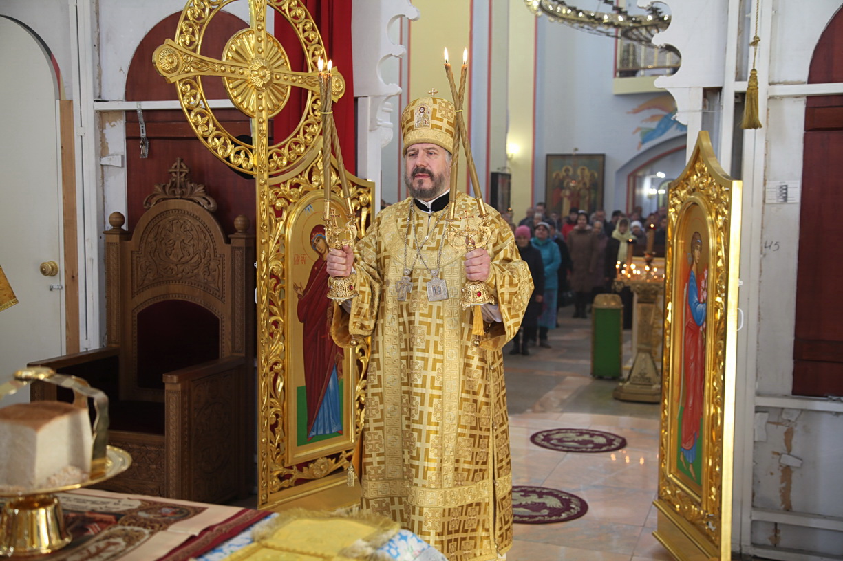 В неделю 20-ю по Пятидесятнице епископ Находкинский и Преображенский Николай совершил Божественную литургию в Казанском Кафедральном соборе г. Находки.