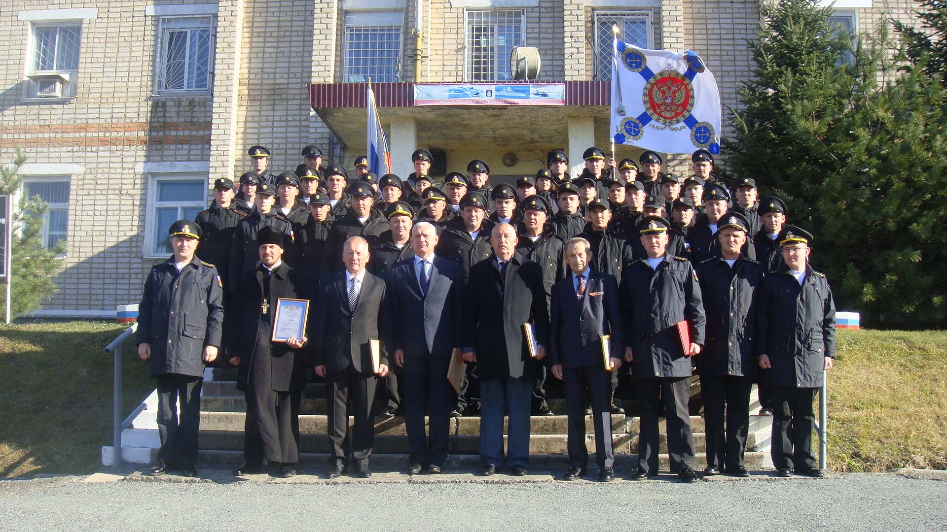 Священник поздравил военнослужащих с юбилеем воинской части.