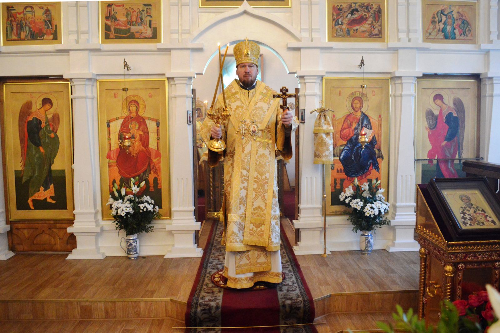 Глава Приморской митрополии совершил Божественную литургию в храме священномученика Евсевия Самосатского Марфо-Мариинского женского монастыря