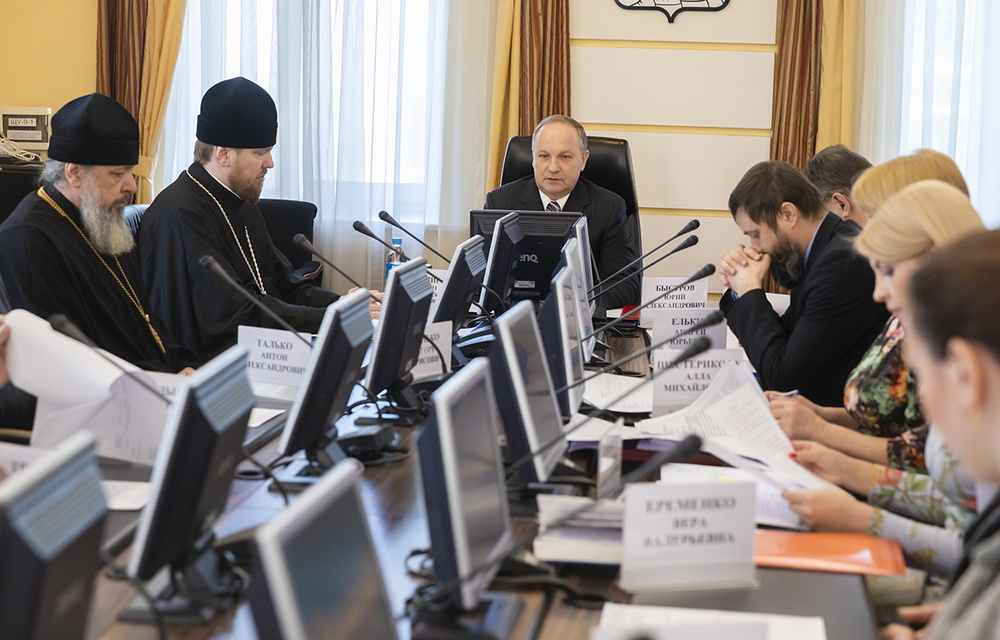 Благоустройство Покровского парка обсудили на совещании в мэрии Владивостока 