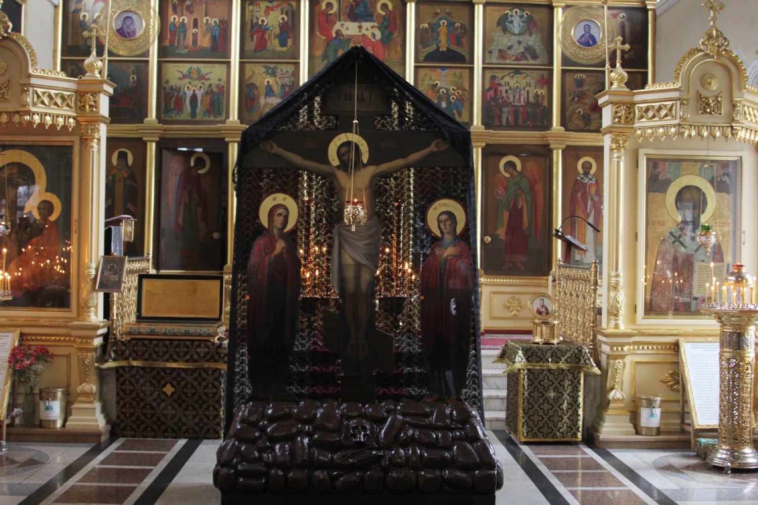 Митрополит Владивостокский и Приморский Владимир совершил пассию в Никольском соборе 