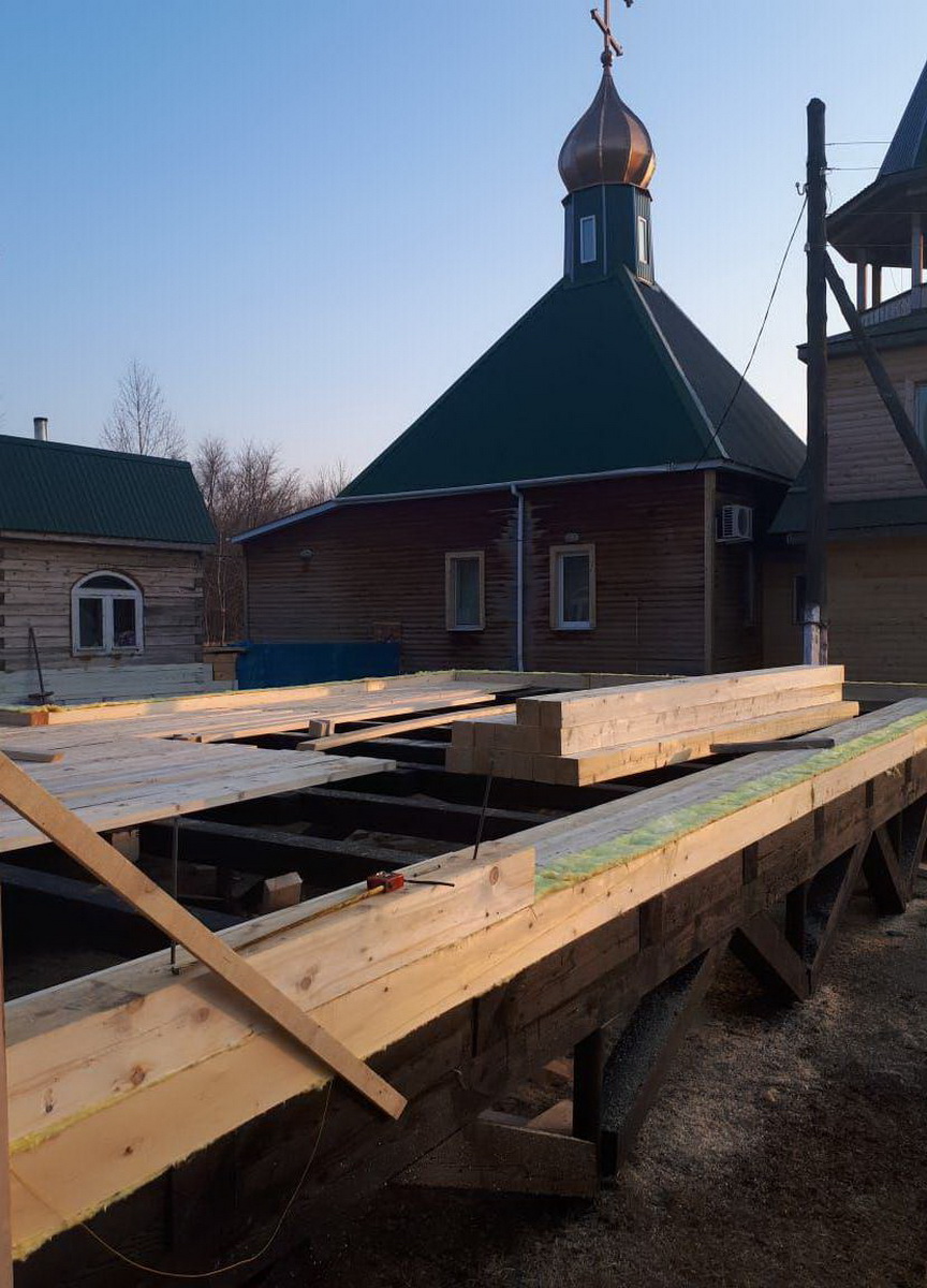 Началось возведение стен будущей воскресной школы в Кокшаровке (+ Фото)