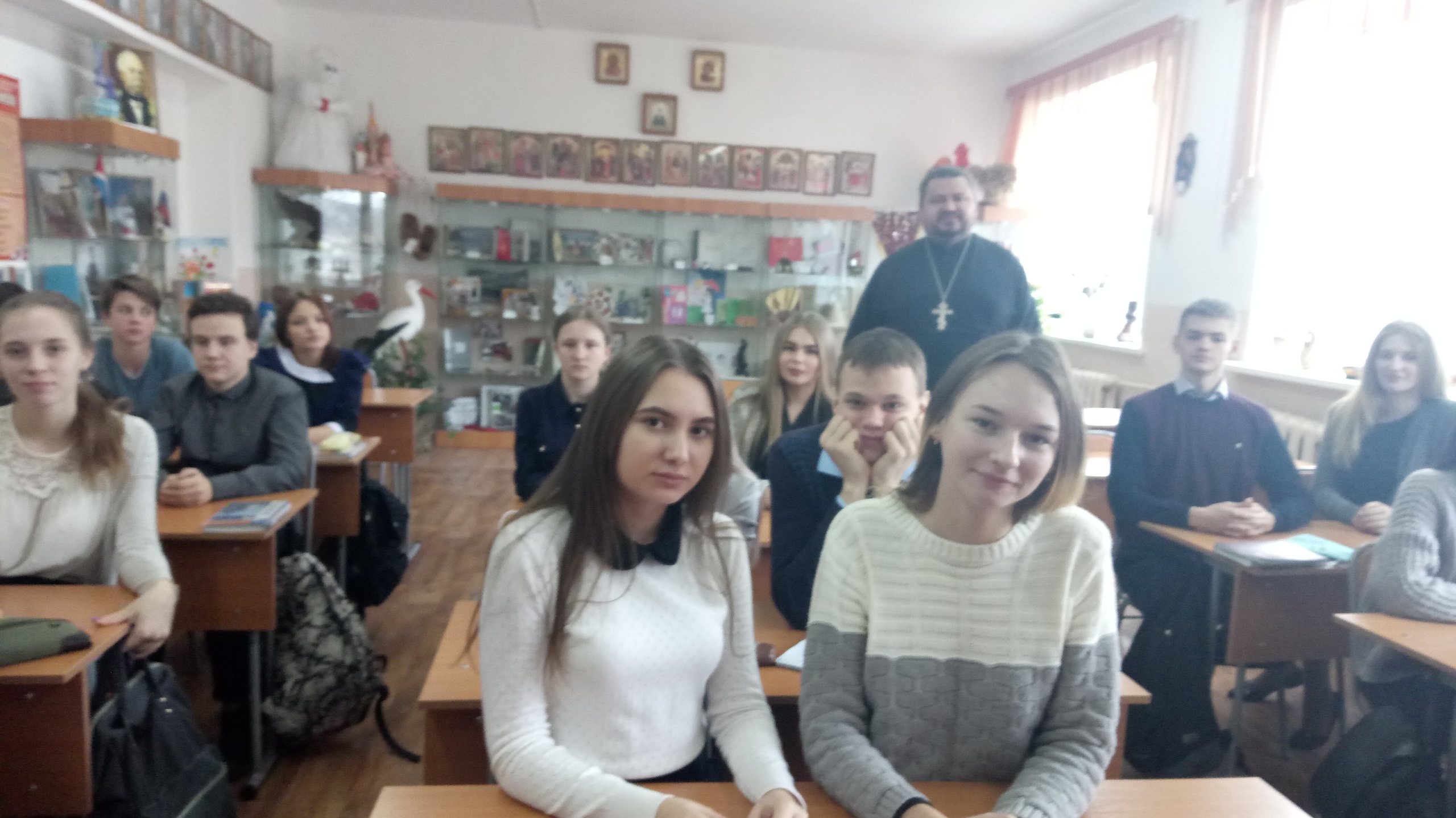 Иерей Виталий Шаркеев провел лекцию для учащихся СОШ №19 п. Врангель