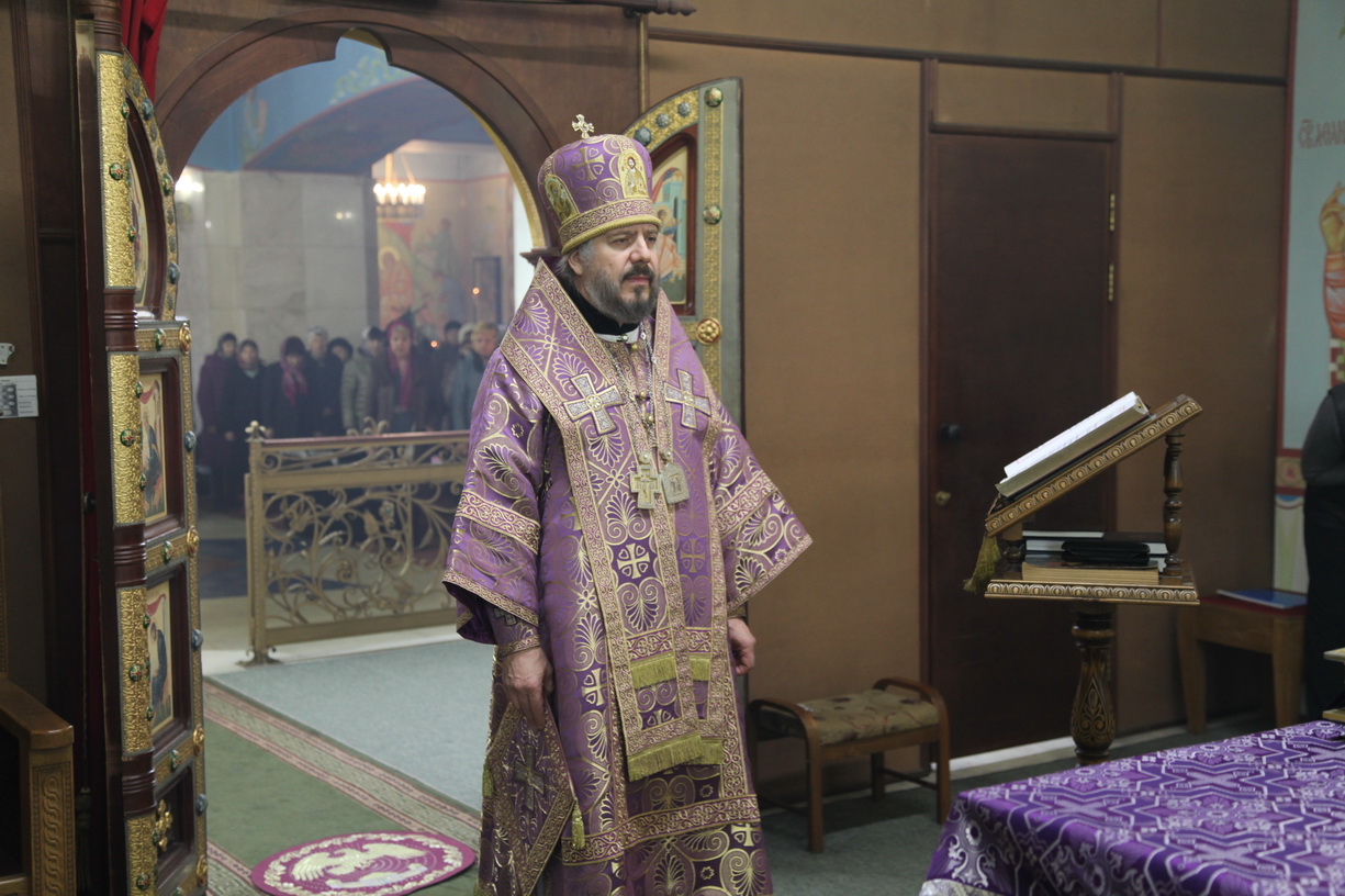 В субботу 3-й седмицы Великого поста, епископ Николай совершил Божественную литургию в Казанском Кафедральном соборе г. Находки