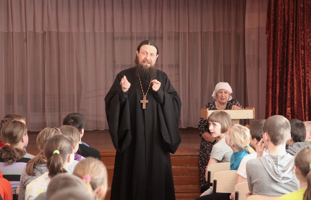 Беседа о.Аверкия (Белова) со школьниками: о важности человеческого слова (+ Видео)