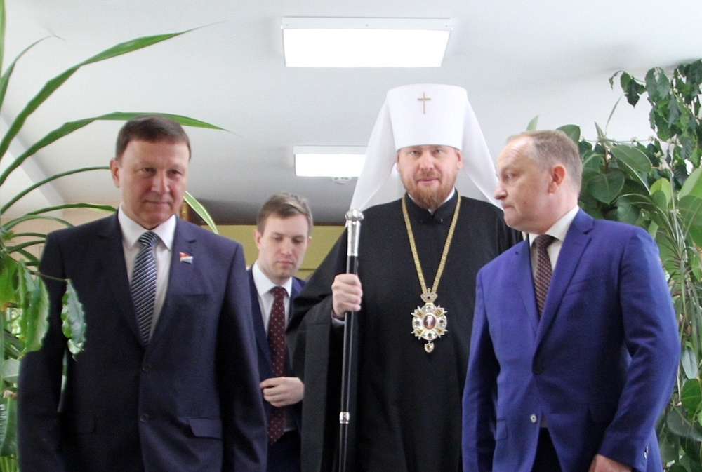 Митрополит Владимир поздравил главу Владивостока Олега Гуменюка со вступлением в должность
