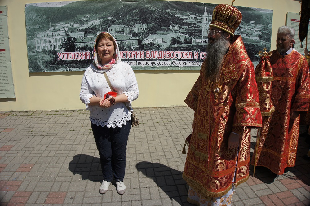 Новый выставочный проект начался на территории Успенского храма