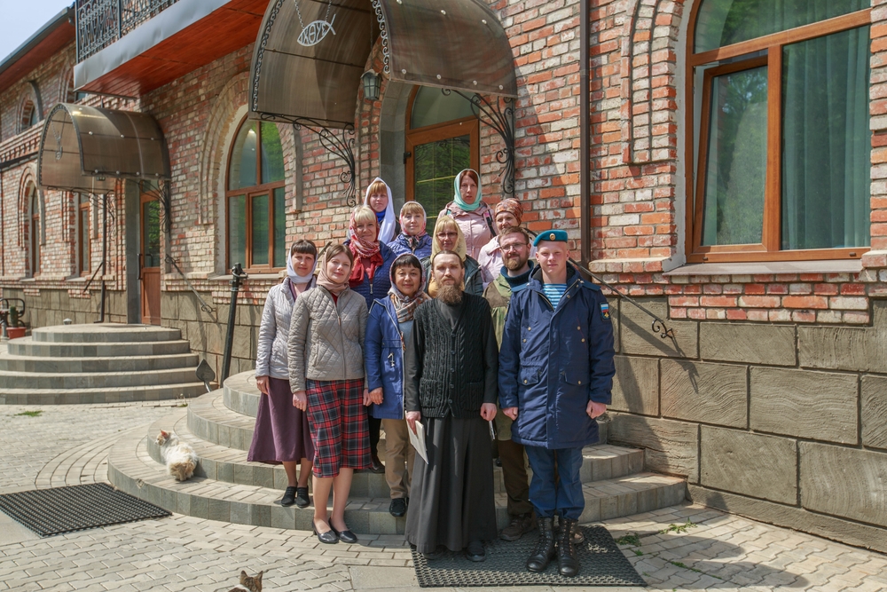 Паломники из воскресной школы «Лествица» побывали в Серафимовском монастыре