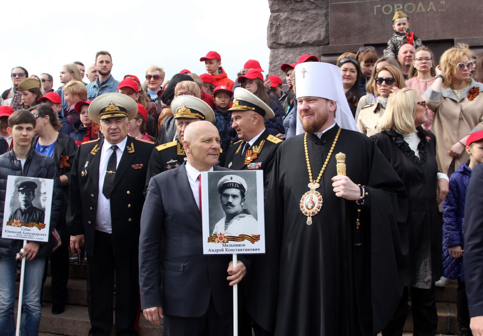 Глава Приморской митрополии принял участие в открытии Парада Победы