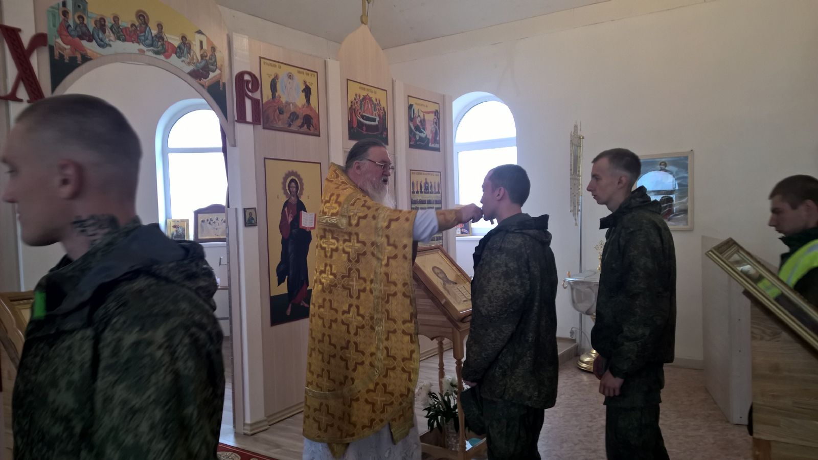 Клирик епархии совершил литургию в Артиллерийском арсенале Восточного военного округа