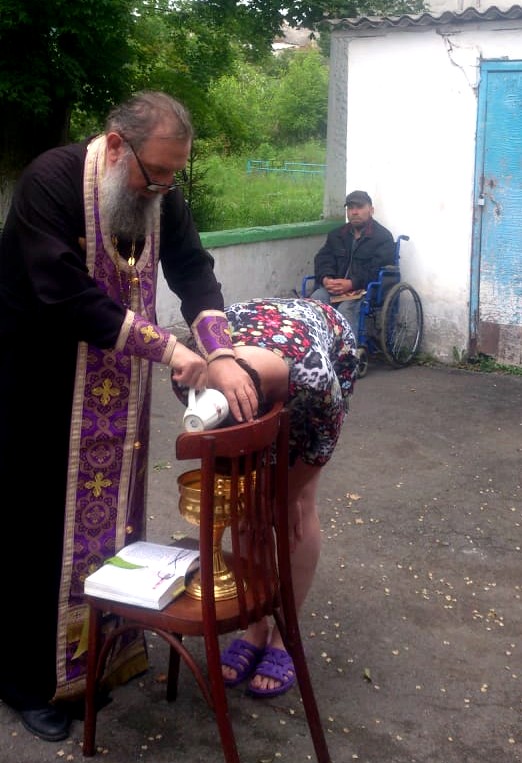13.06.19 г. Крещение в приюте для бездомных 