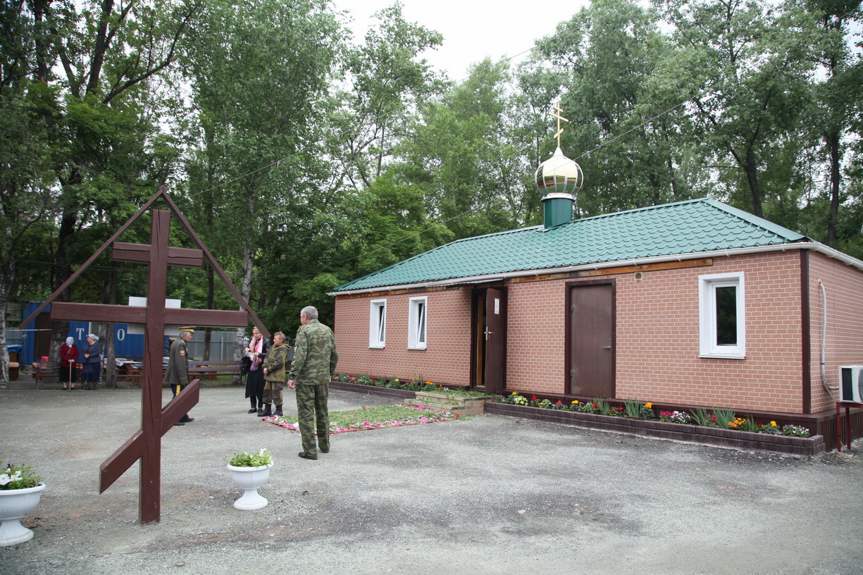 В День Святого Духа епископ Находкинский и Преображенский Николай совершил Божественную литургию в храме Сретения Господня г. Партизанска