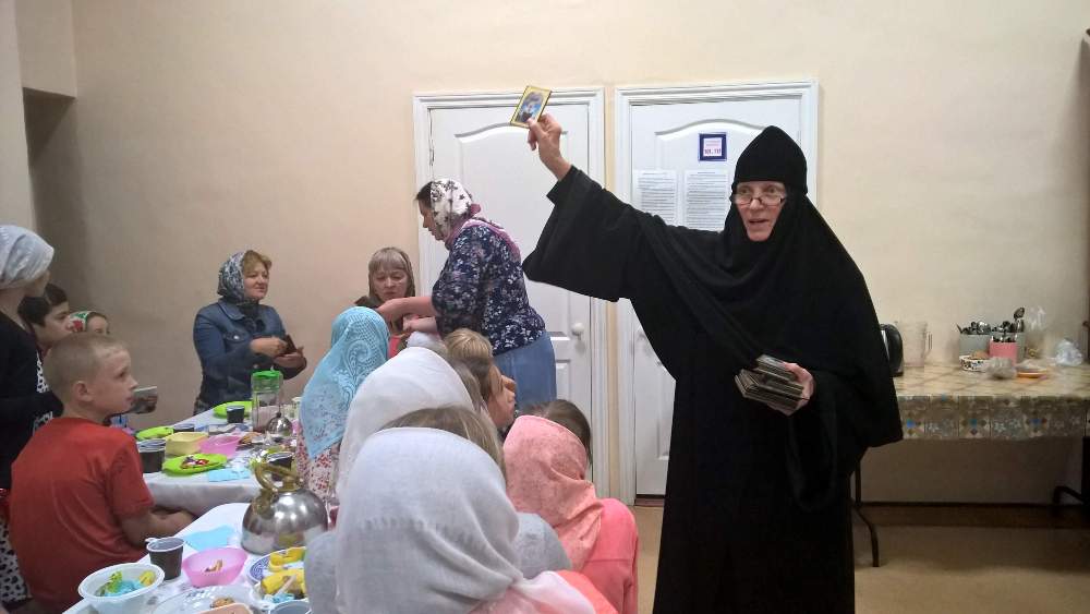 Паломники из Уссурийска посетили Марфо-Мариинский женский монастырь