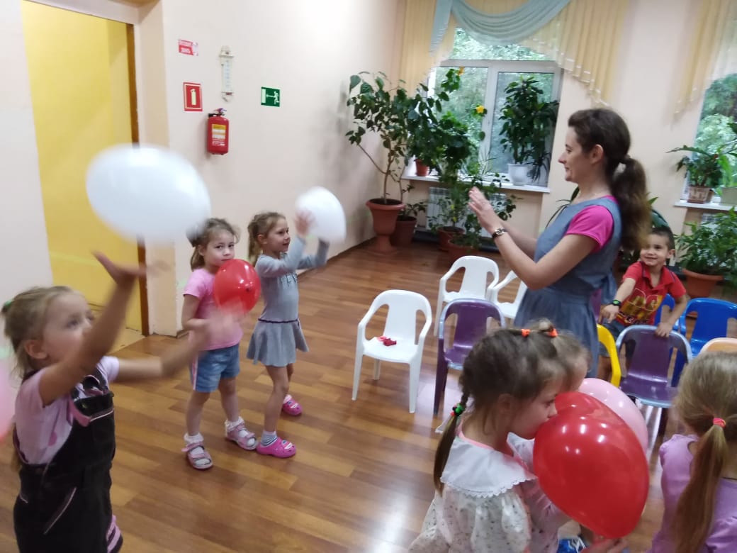 Молодёжный отдел Покровского собора устроил праздник для выздоравливающих детей