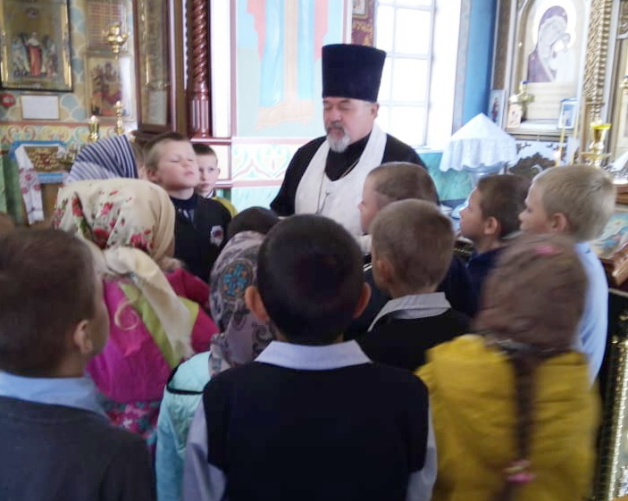В храме Вознесения Господня села Спасское со школьниками провели урок нравственности
