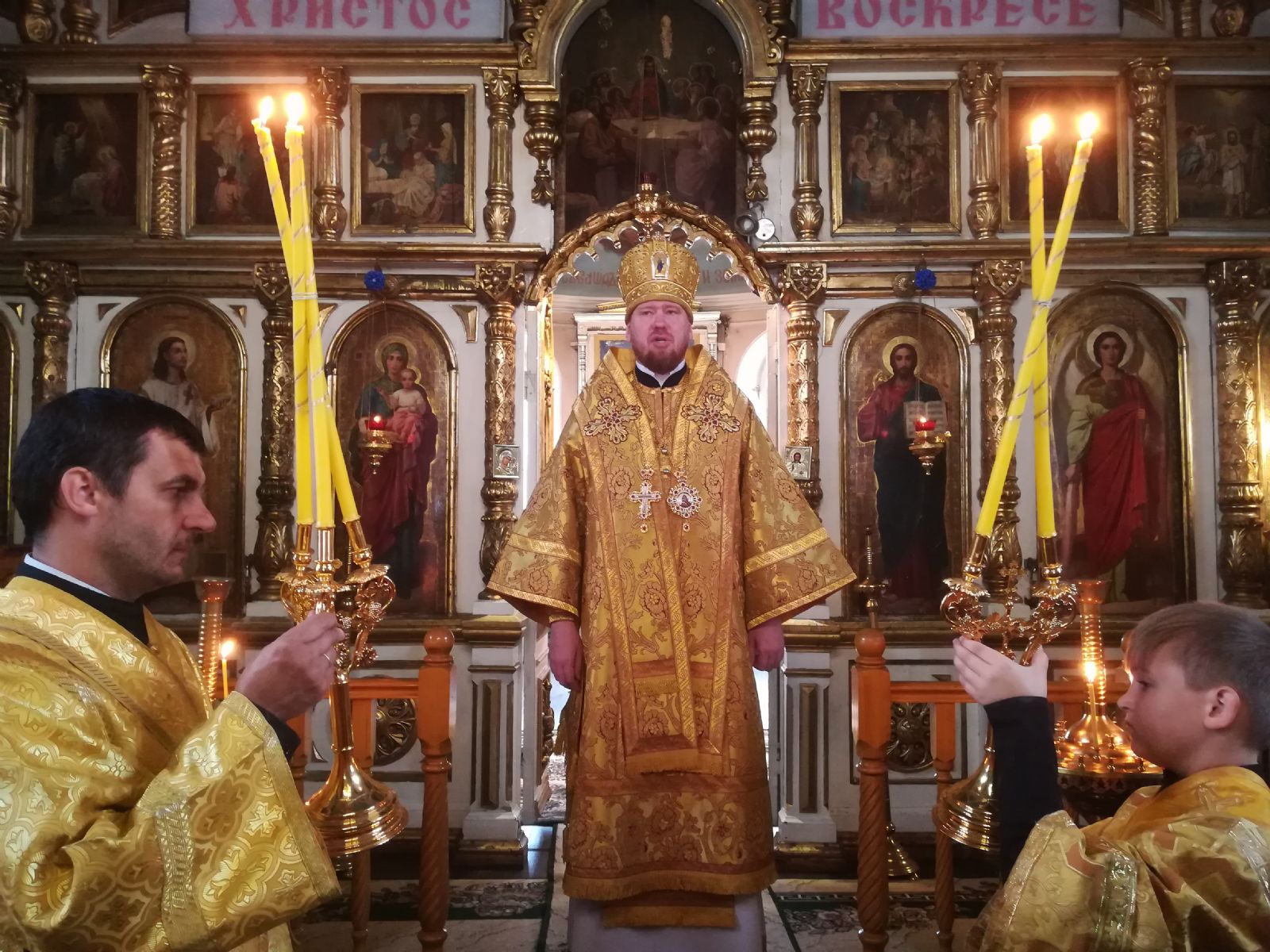 Митрополит Владимир совершил Божественную литургию в Никольском храме города Скопина