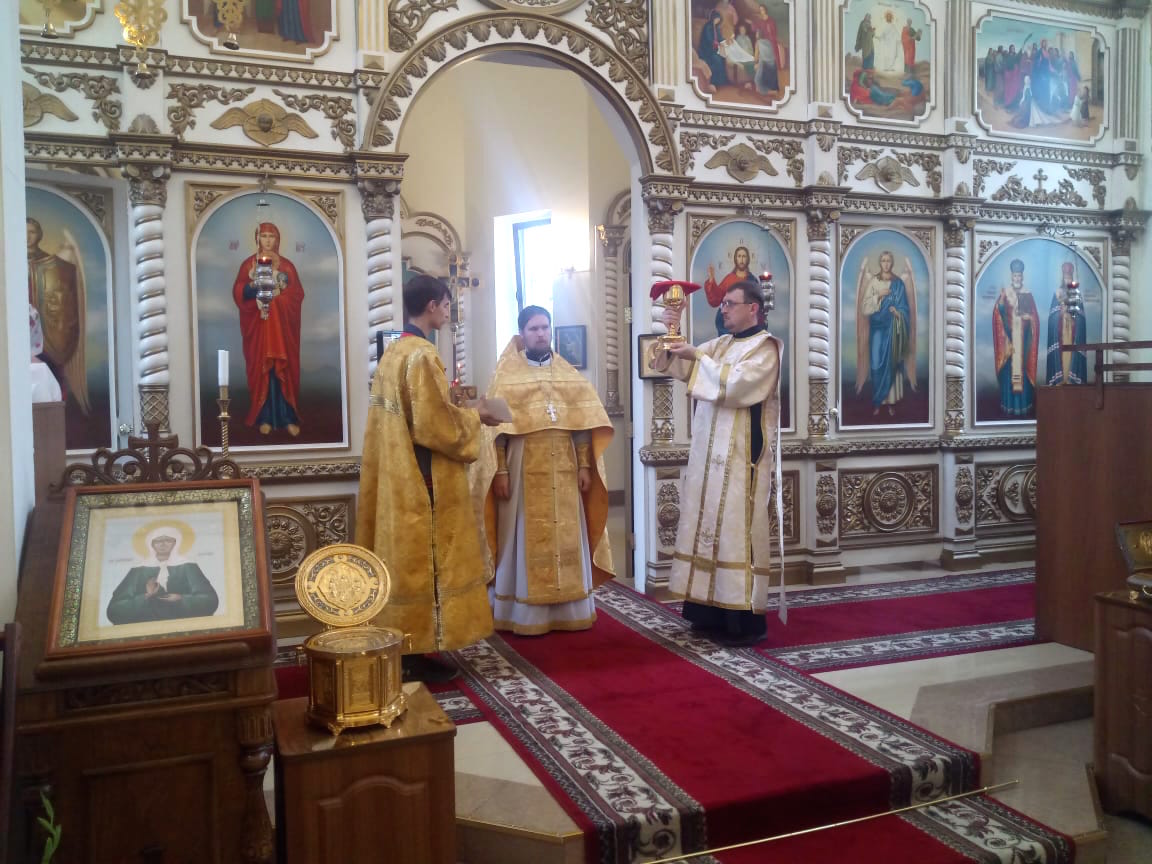 Праздничную литургию совершили в храме святителя Николая Чудотворца  города Уссурийска