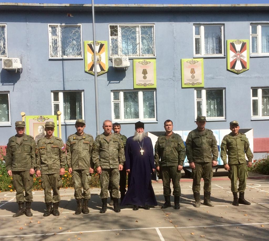 Клирик епархии отслужил молебен в воинской части