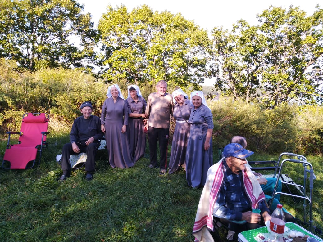 Подарили радость ближнему!