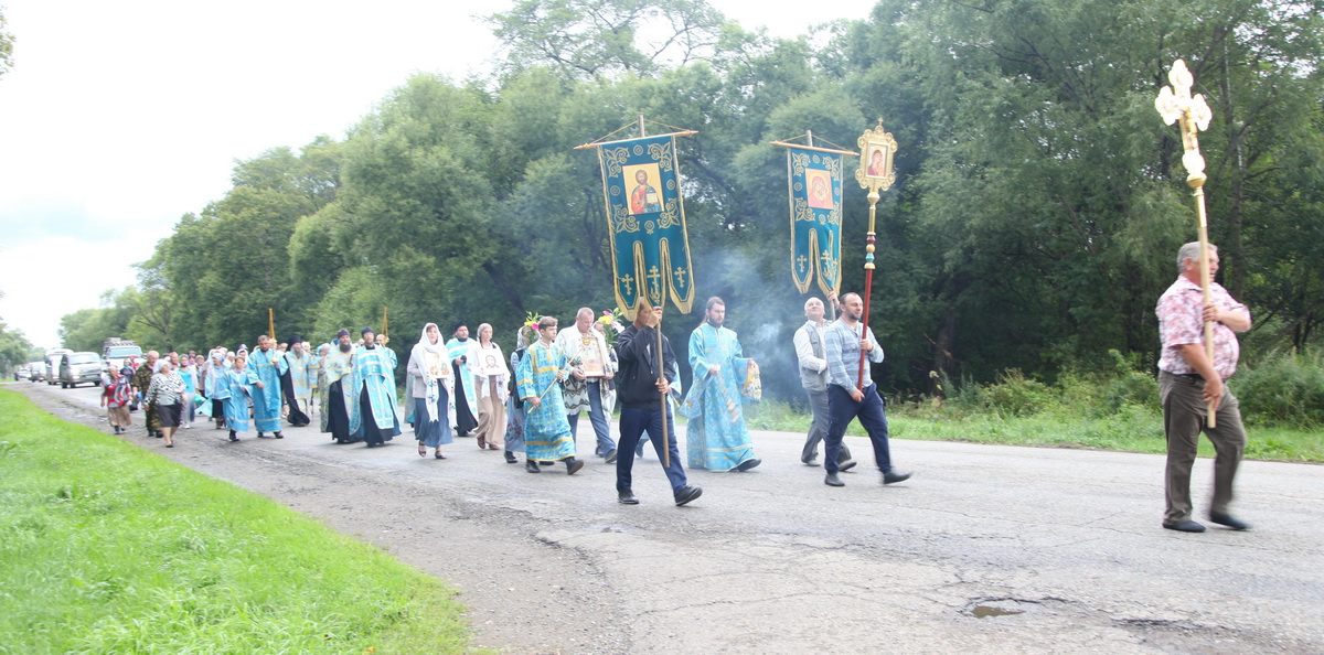 Шестой Успенский Крестный ход прошёл в Арсеньевской епархии (+ Фото)