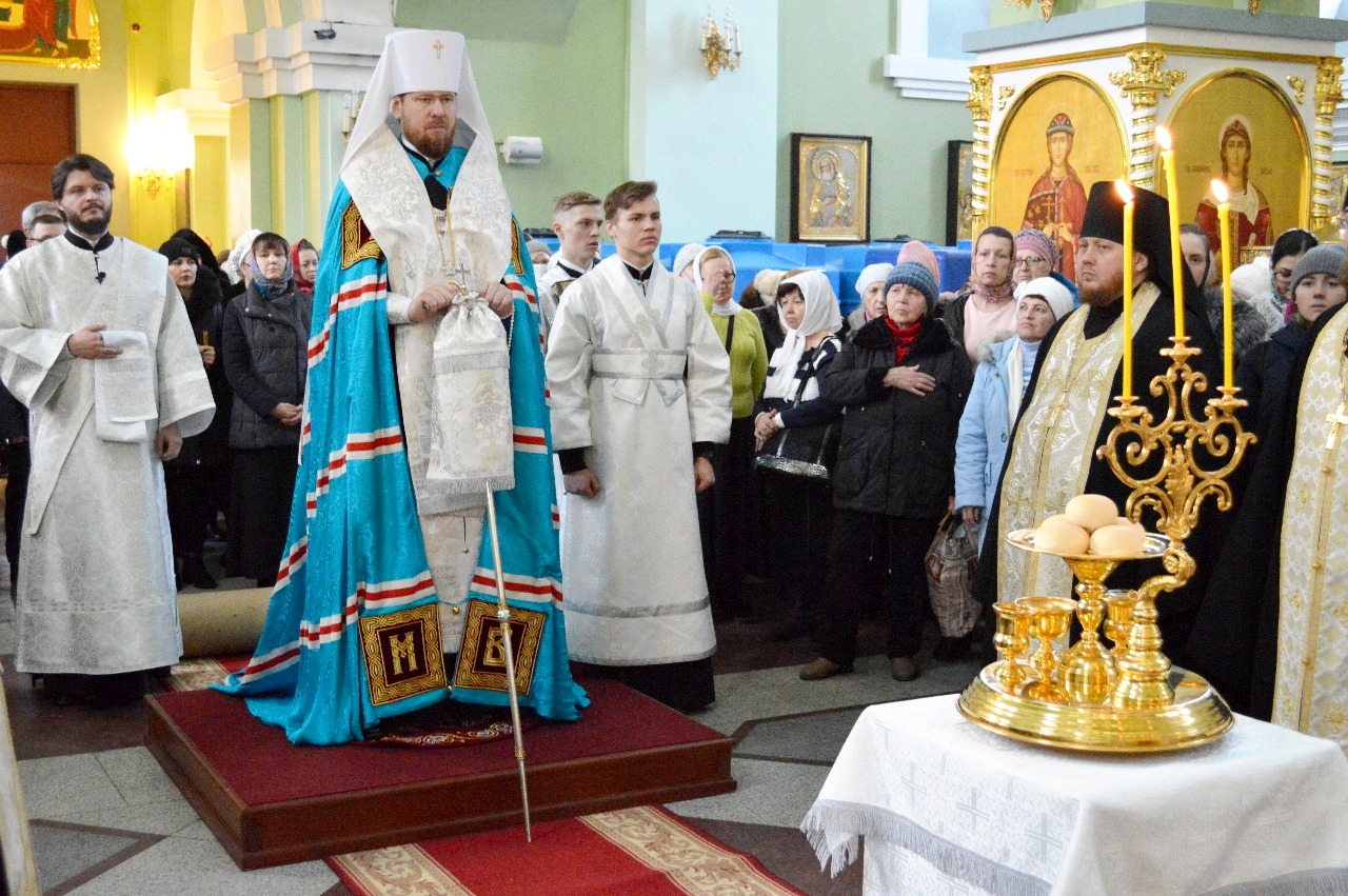 Митрополит Владимир совершил всенощное бдение в канун праздника Крещения Господня