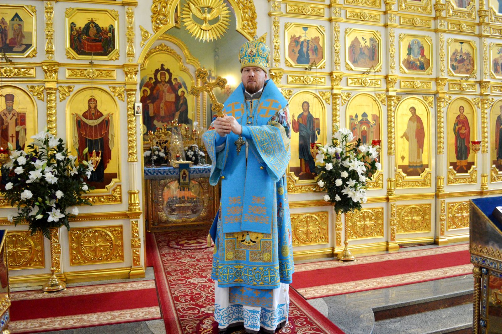 Митрополит Владимир возглавил Божественную литургию в Покровском соборе в день престольного праздника