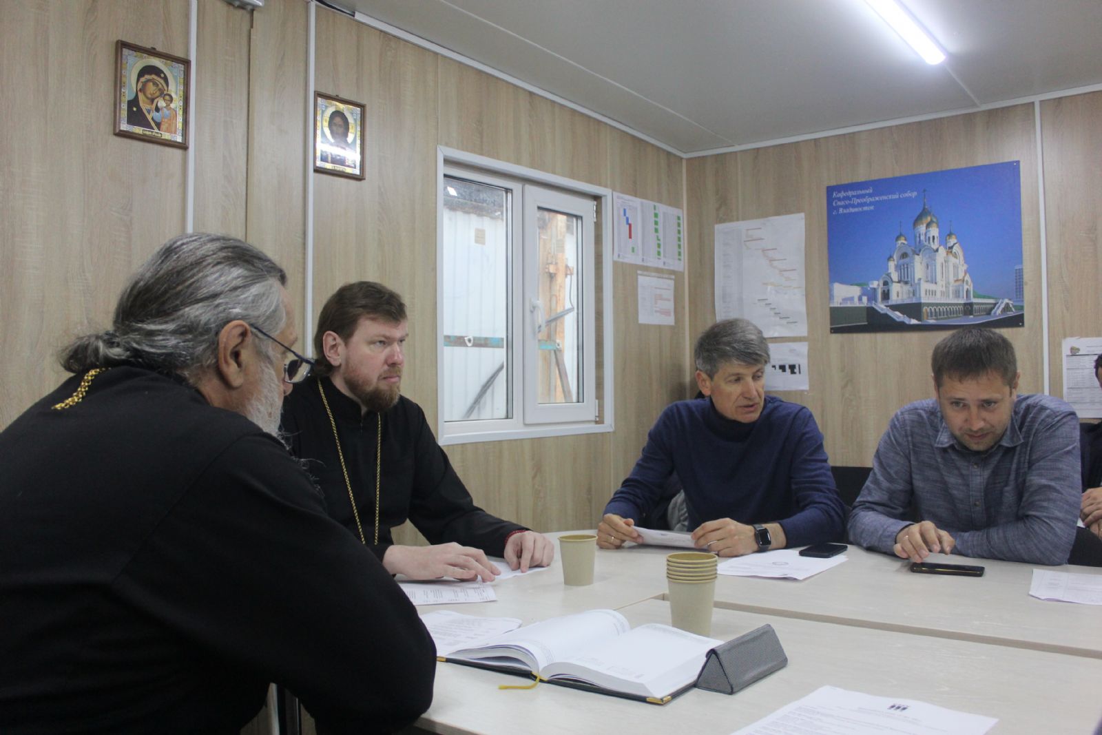 Глава Приморской митрополии провел рабочее совещание по  строительству Спасо-Преображенского собора