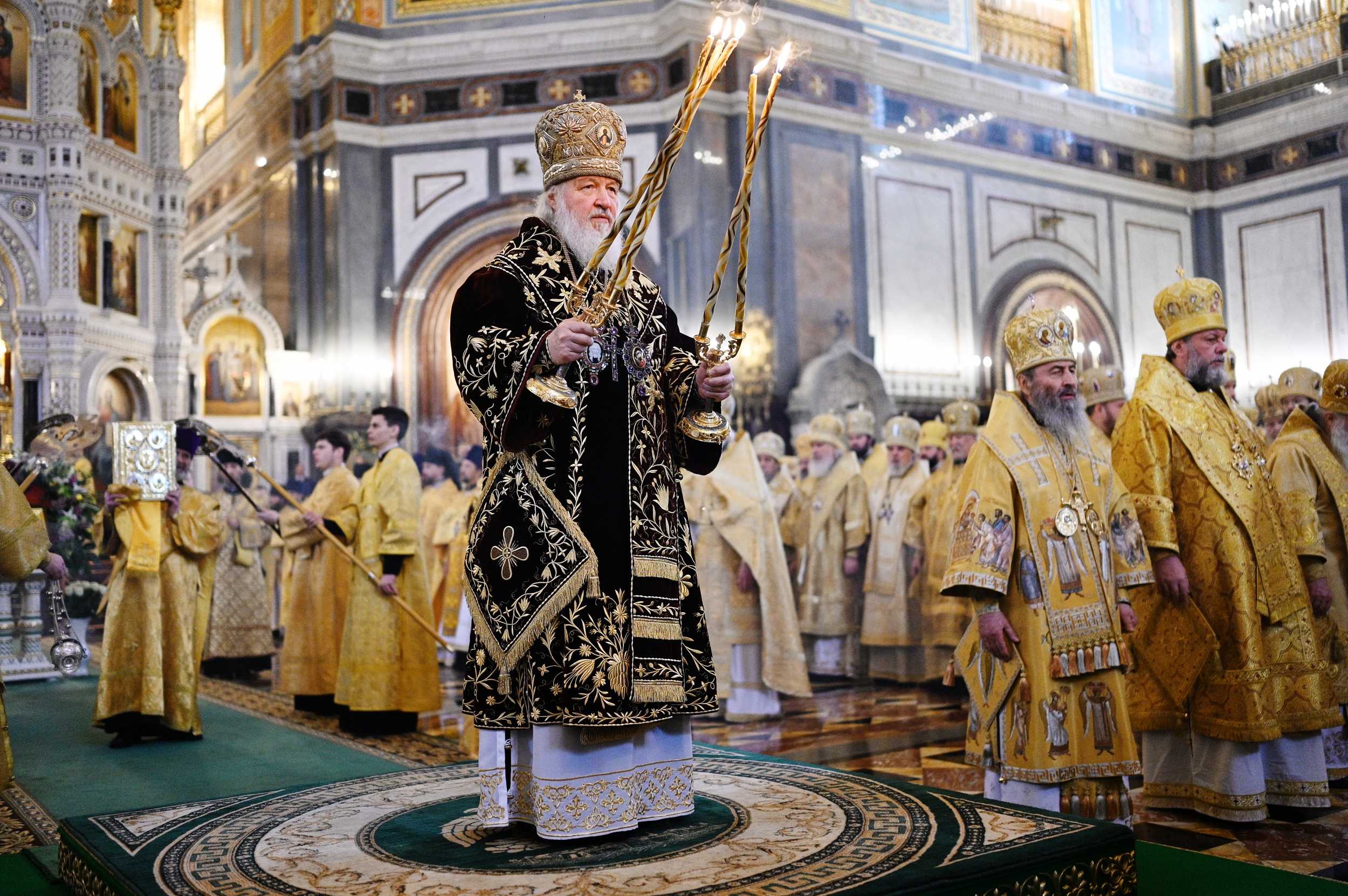 Архиереи Приморской митрополии сослужили Святейшему Патриарху Кириллу в одиннадцатую годовщину интронизации. 