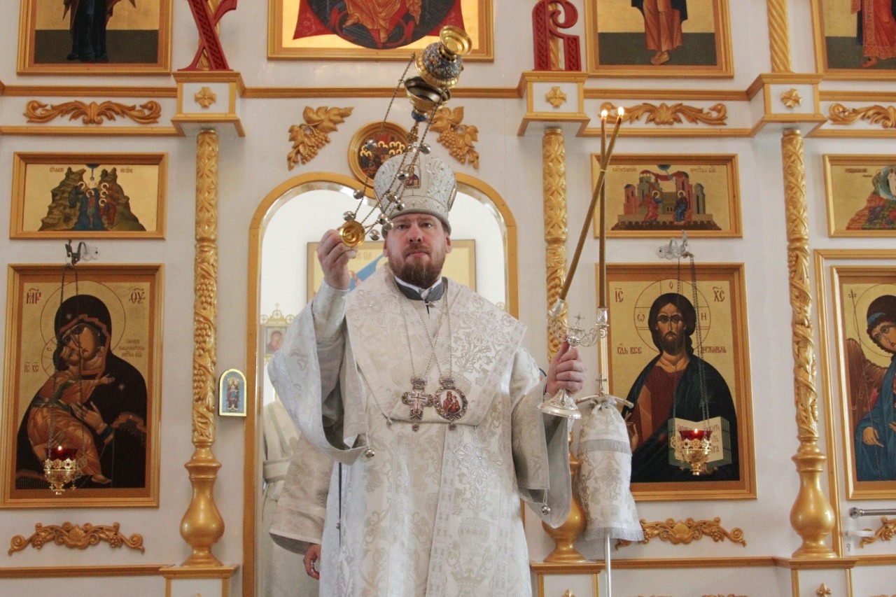 Глава Приморской митрополии возглавил Божественную литургию в храме Покрова Божией Матери города Лесозаводска