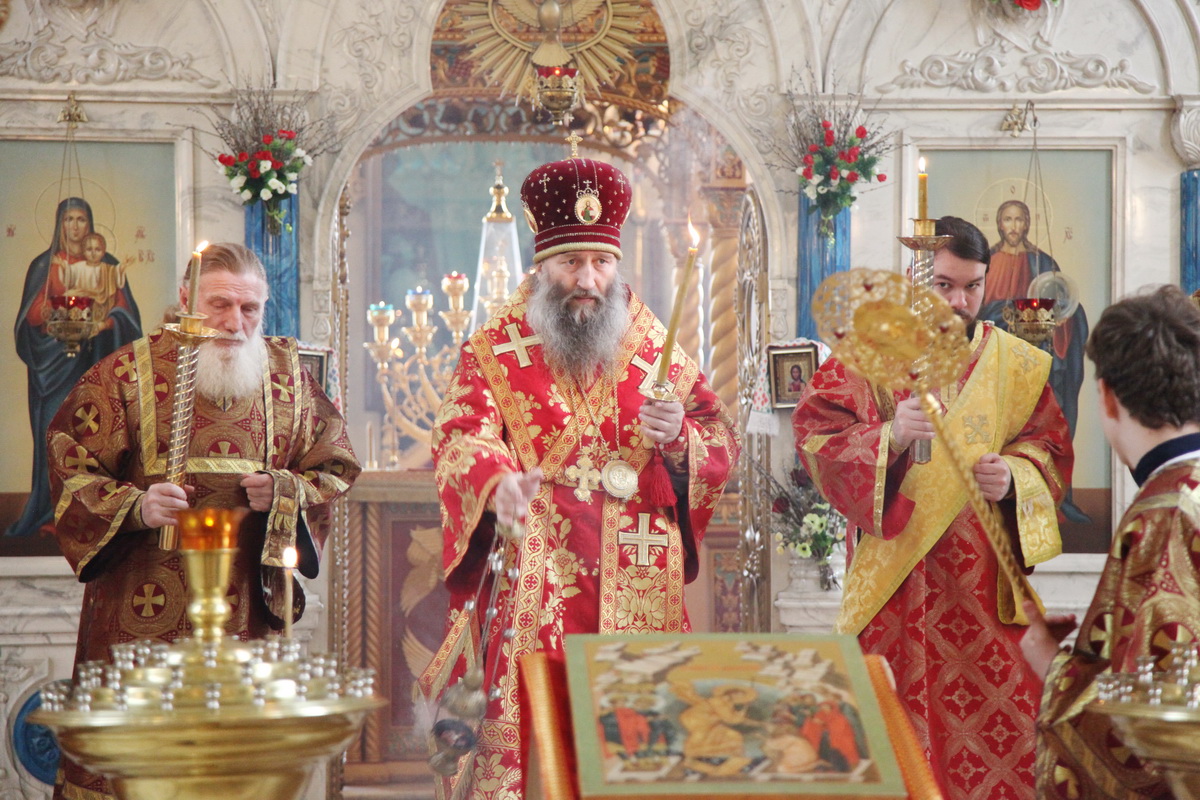 Архиерейские богослужения в неделю 4-ю по Пасхе (+ Фото + Видео)