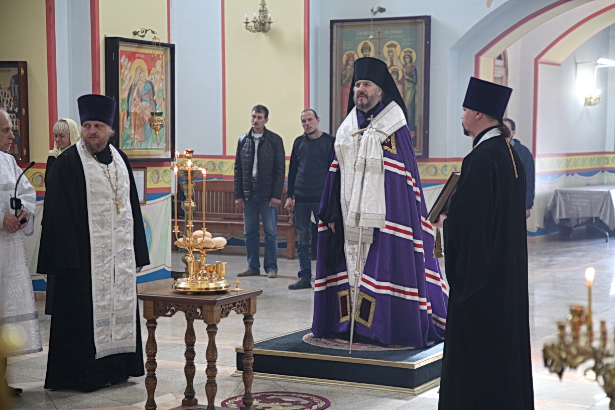 Епископ Николай возглавил всенощное бдение в канун праздника Вознесения Господня.