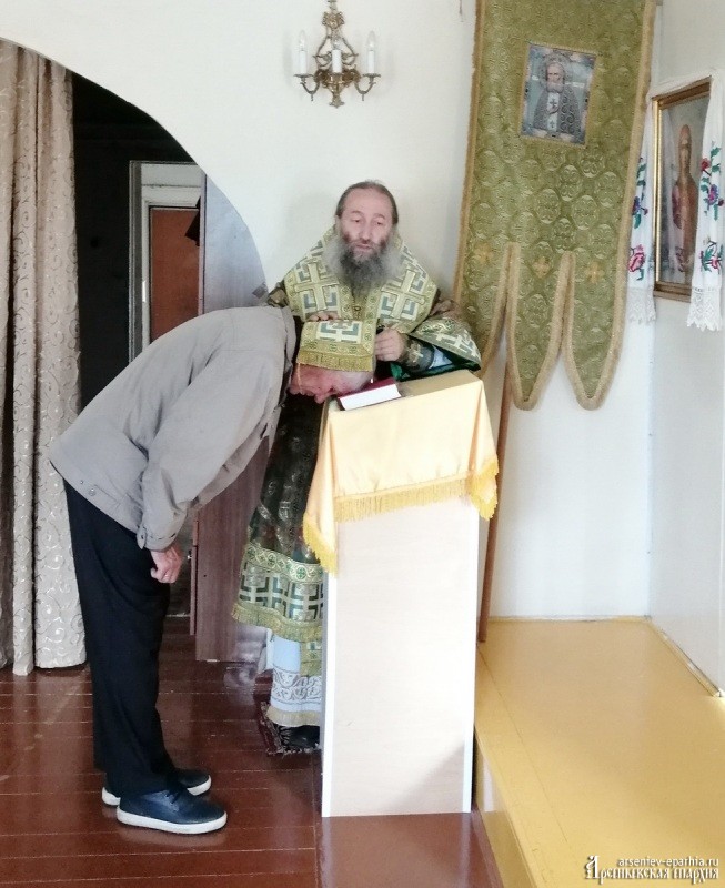 Архиерейское богослужение в День Святаго Духа (+ Фото)