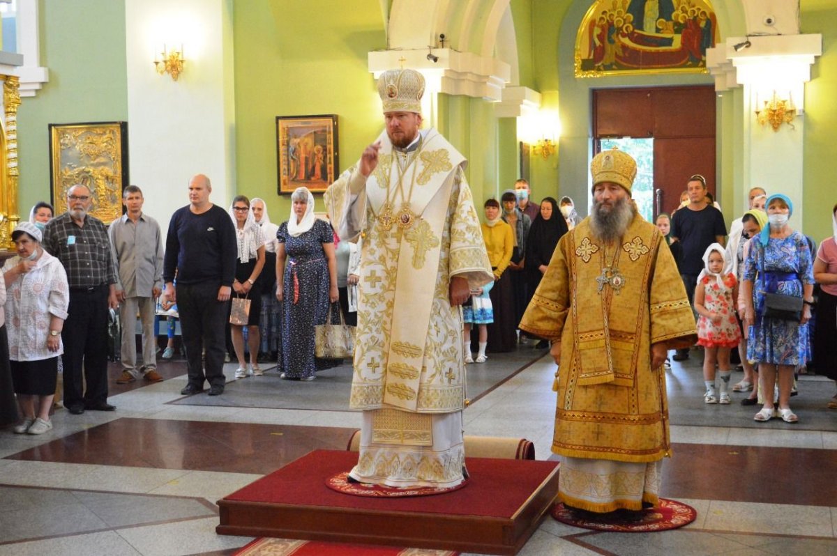 Епископ Гурий сослужил главе Приморской митрополии в День Крещения Руси (+ Фото)