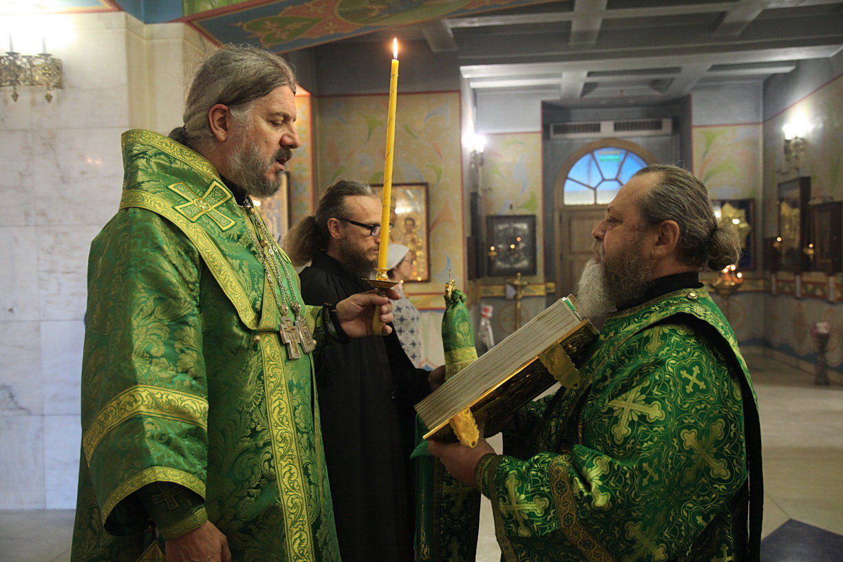 Преосвященный епископ Николай совершил всенощное бдение в канун дня памяти прп. Серафима Саровского.
