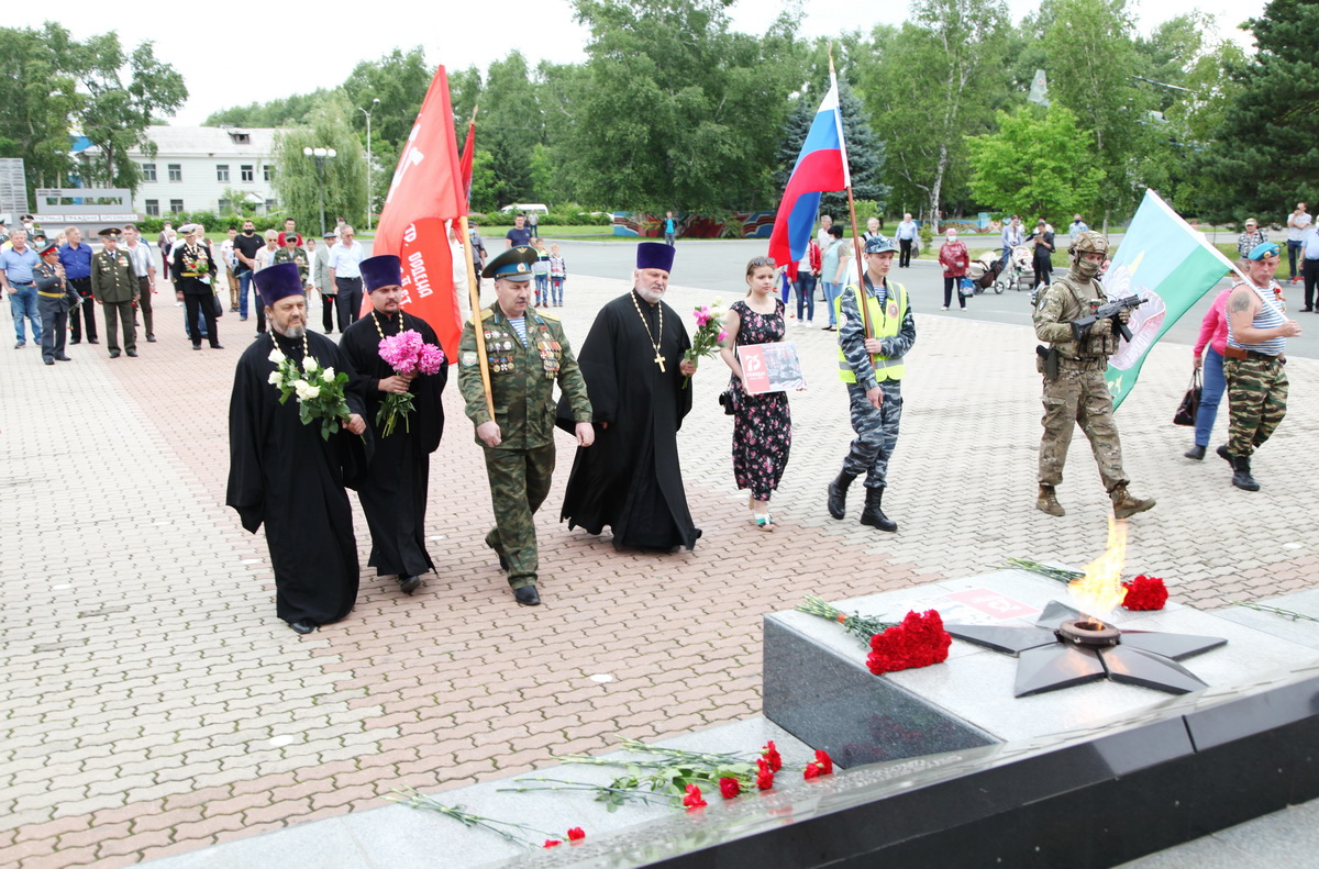 Представители Арсеньевской епархии приняли участие в торжественных мероприятиях, посвященные проведению парада Победы (+ Фото)