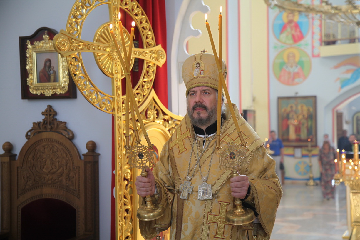 27.06.2020г.Епископ Находкинский и Преображенский Николай возглавил всенощное бдение в Казанском соборе.