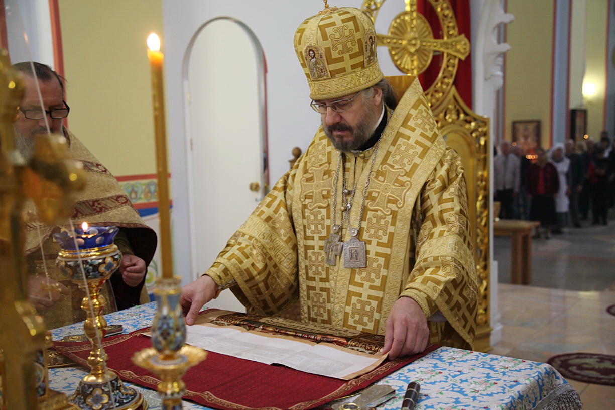 В неделю 14-ю по Пятидесятнице епископ Находкинский и Преображенский Николай совершил Божественную литургию в Казанском Кафедральном соборе г. Находки.