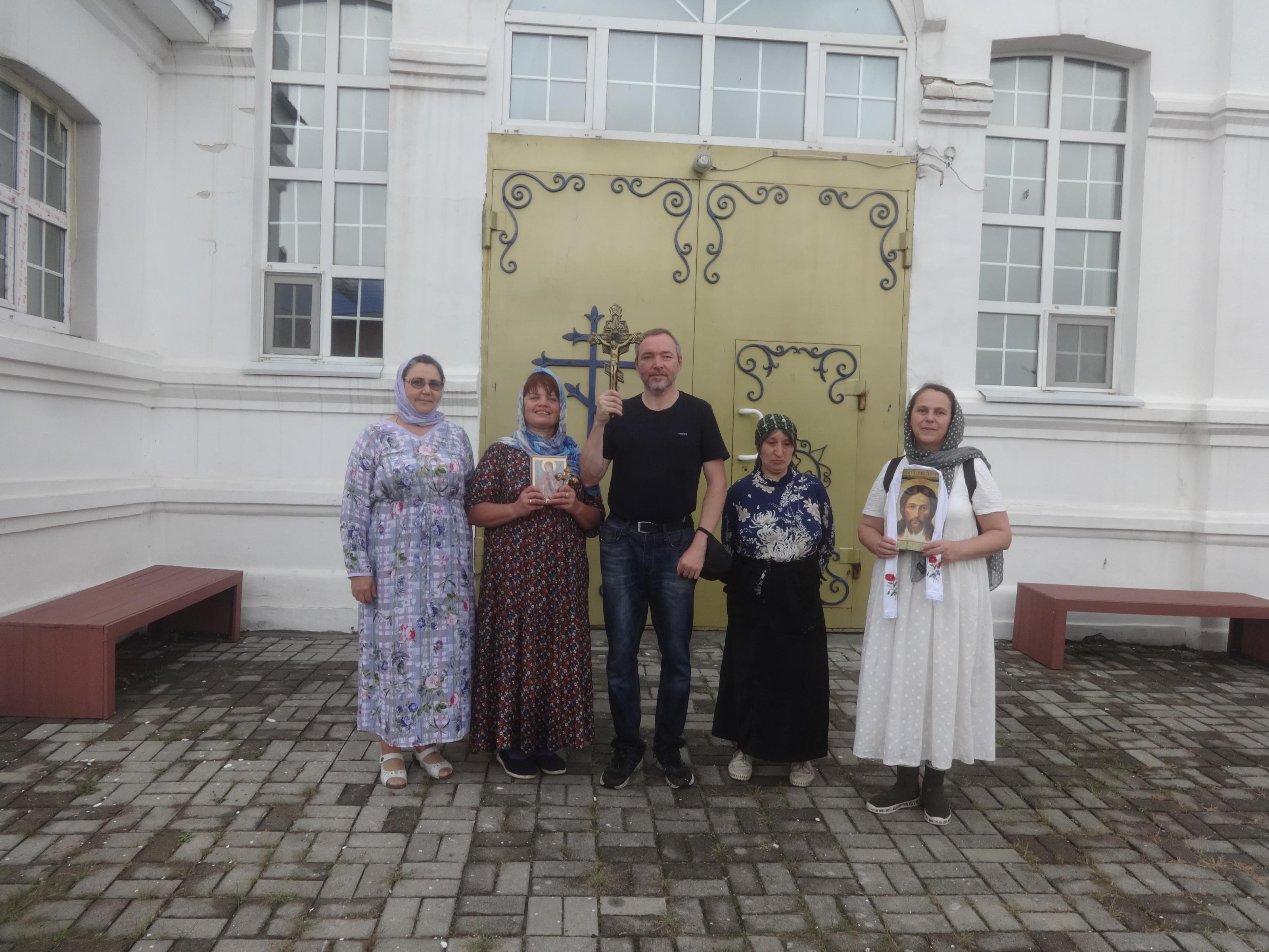 В день престольного праздника паломники из находки посетили Успенский храм в с. Владимиро-Александровское.