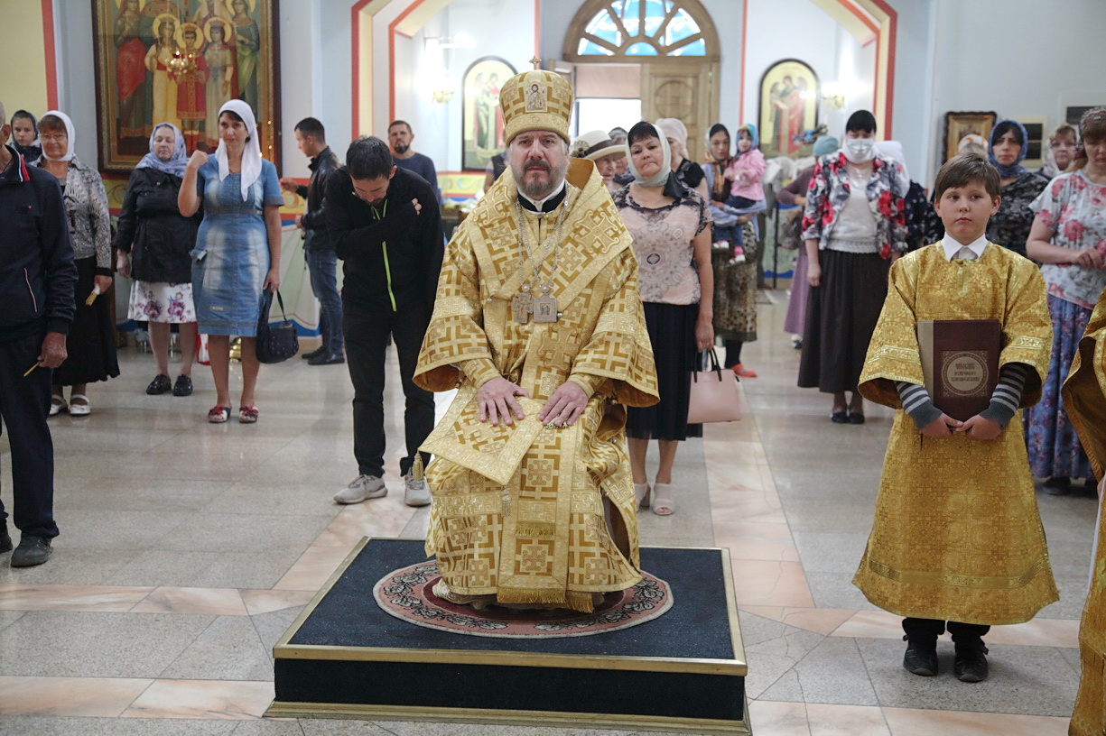В неделю 13-ю по Пятидесятнице епископ Находкинский и Преображенский Николай совершил Божественную литургию в Казанском Кафедральном соборе г. Находки.